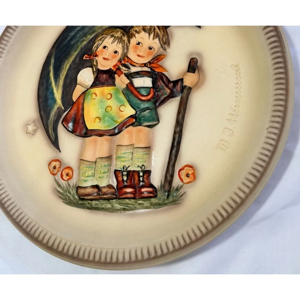 Hummel Goebel 1975 Anniversary Plate Stormy Weather Handpaint w/wall attachement
